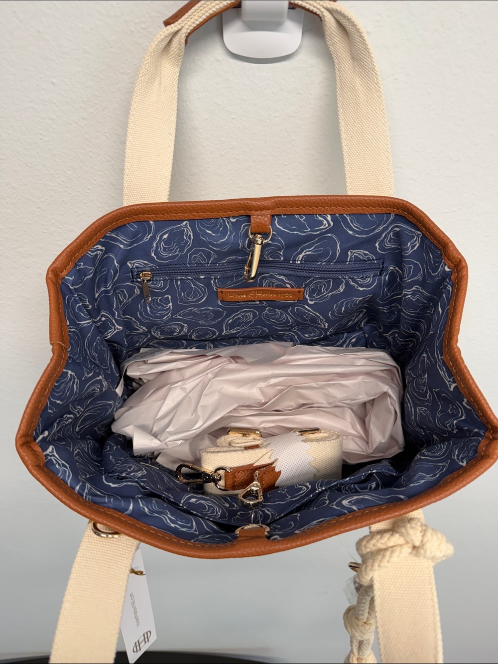 House of Harlow 1960 | Canvas Navy Oyster Embroidery w/ Crossbody & Charms 🦪🌊 - Picture 8 of 13